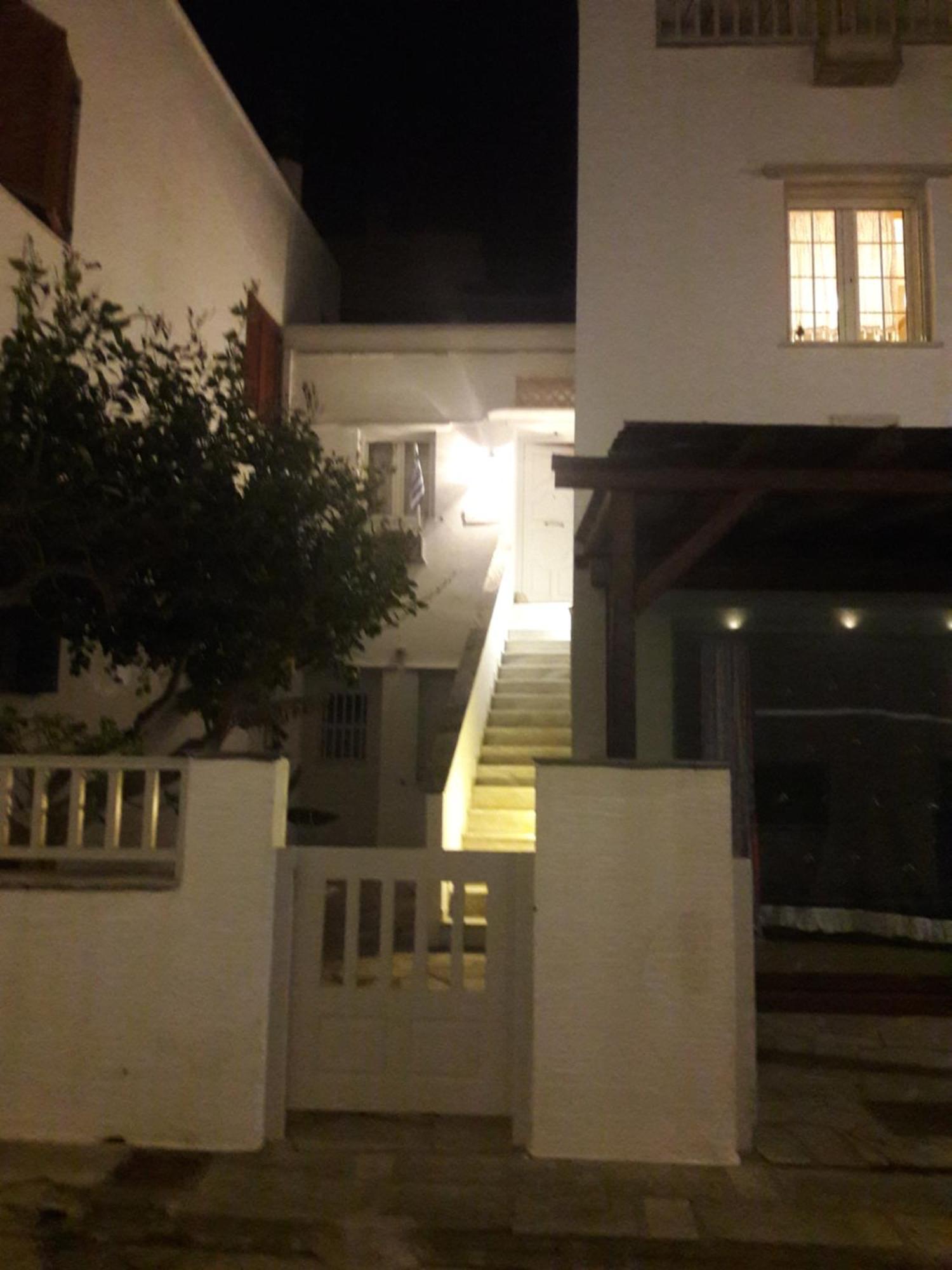 4epoxes Tinos